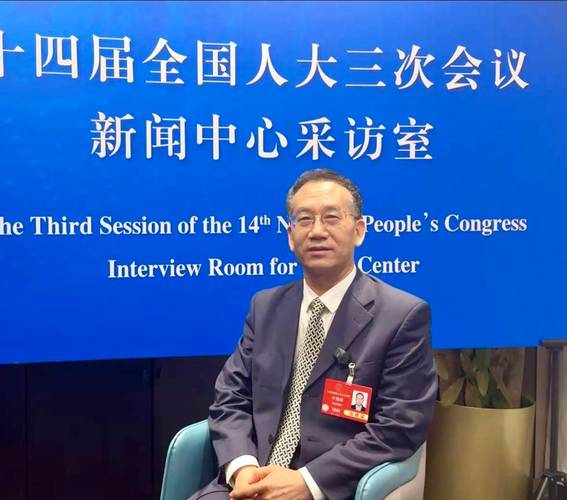 证券日报记者拨通假智本正业配资网站客服电话，对方警惕