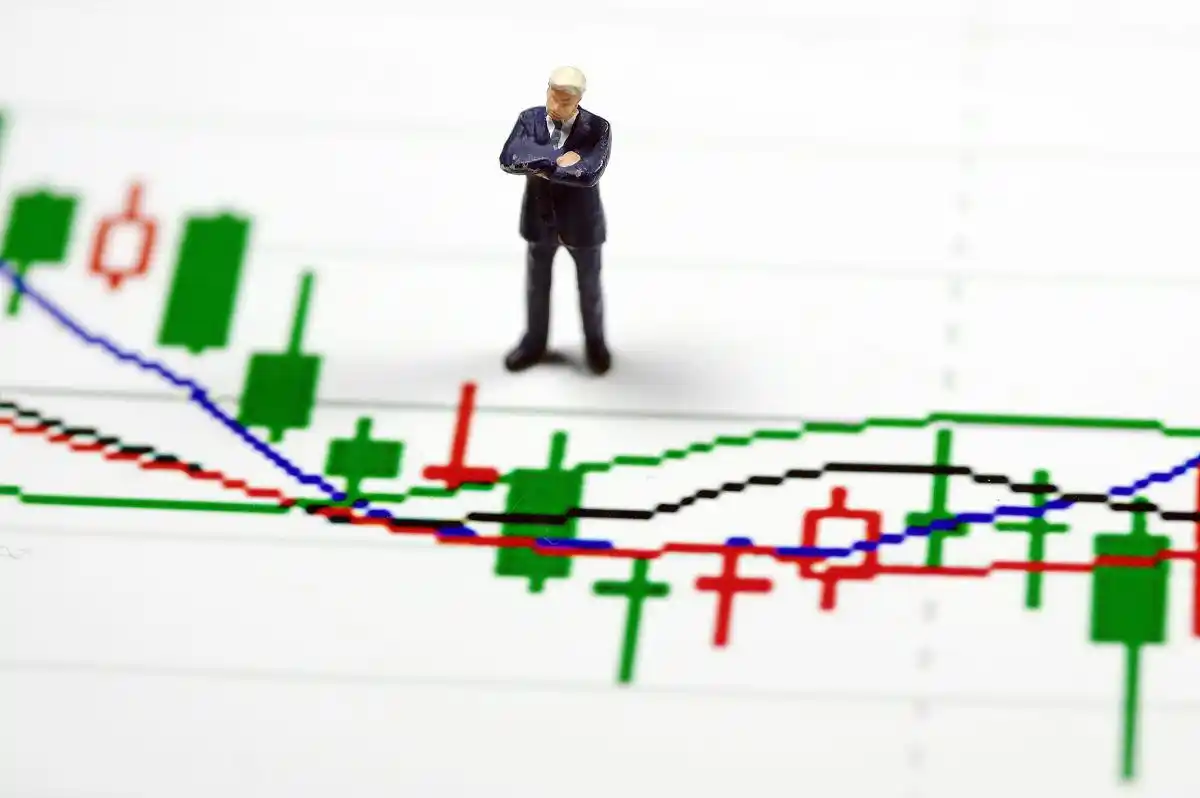 #搜索话题2月创作挑战赛#炒股杠杆是财富加速器还是风险陷阱？