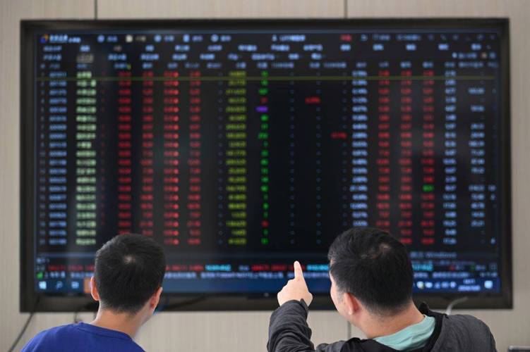 股市回暖场外配资又冒头，10倍杠杆风险高散户别碰